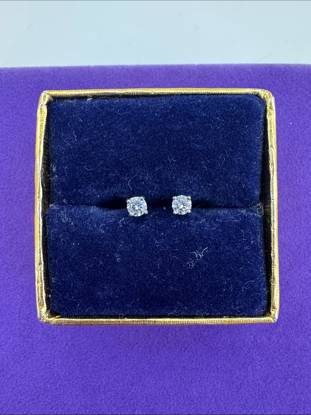 💛 Sterling Silver CZ Solitaire Stud Earrings in White